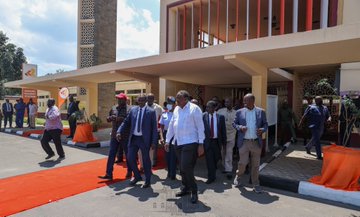 President Uhuru with some of the officials