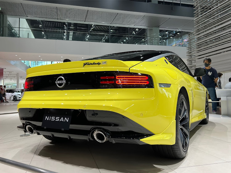 白うさぎZさんが投稿した横浜・散歩日和・日産本社ギャラリー・新型フェアレディZ・レースクィーンに関するカスタム事例の投稿画像8枚目