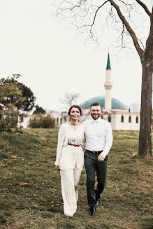 Fotografo di matrimoni Adrienn Viszmeg (adriennviszmeg). Foto del 14 maggio 2019