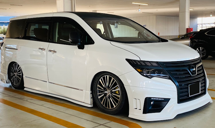 エルグランドのエアサス・E52エルグランド・冬仕様・スタッドレス・冬休みに関するカスタム事例の投稿画像1枚目