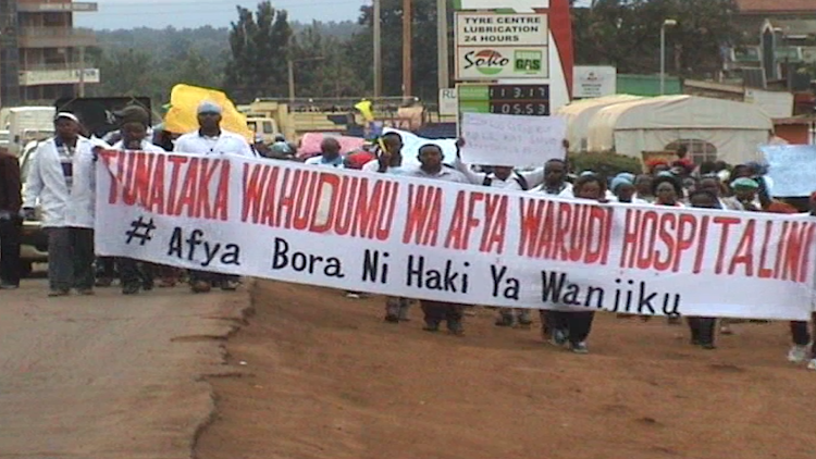 Kirinyaga health workers who have been on a strike for ten days, on Thursday stormed the county government offices demanding dialogue with Governor Anne Waiguru .