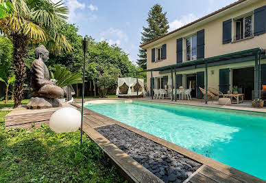 Maison avec piscine et terrasse 10