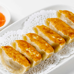 004. Pan Fried Pork Dumplings 鮮肉鍋貼