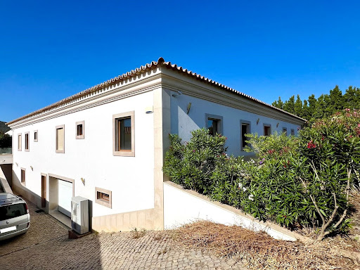 Propriété avec piscine et jardin 5