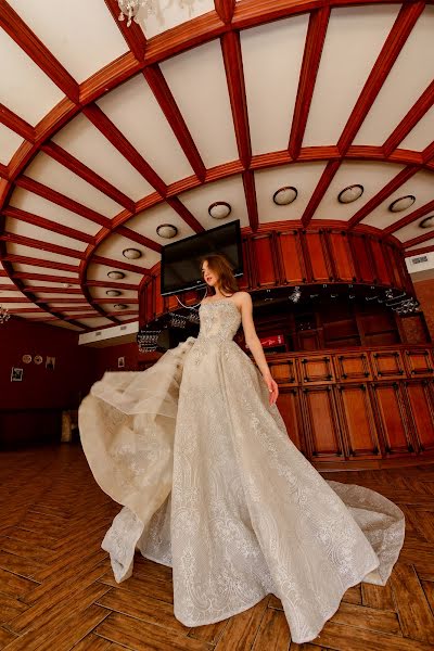 Wedding photographer Valentina Yudina (well99). Photo of 1 June 2021