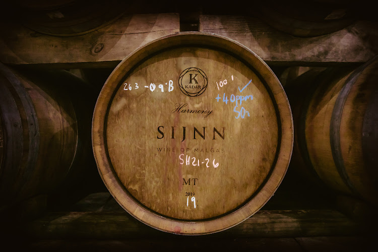 Sijnn barrels.