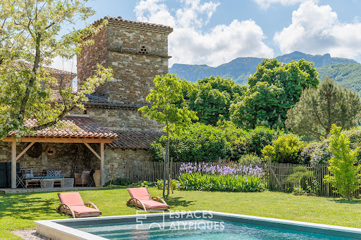Maison avec piscine et terrasse 3