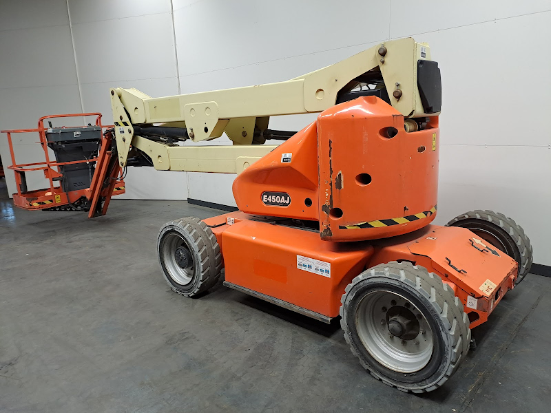 Picture of a JLG E450AJ