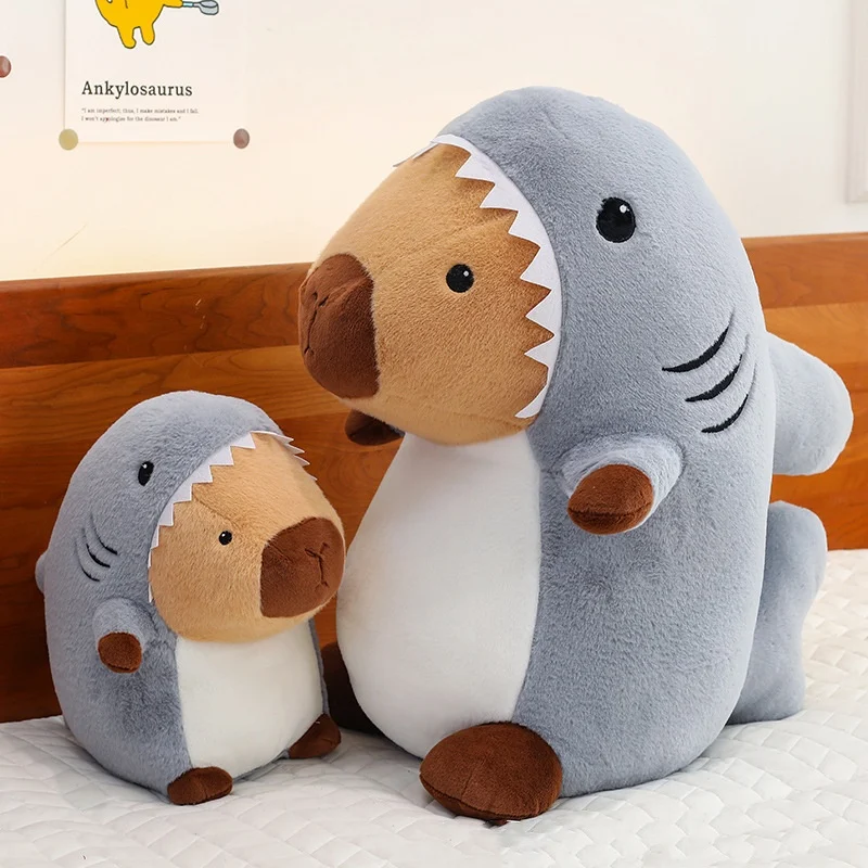 Transformação Tubarão Capivara Pelúcia Travesseiro. Macio, fofo e perfeito para abraçar ou decorar. Ótimo presente para crianças e adultos.