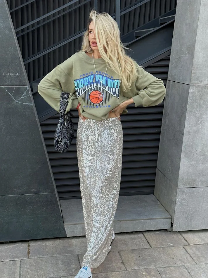 Damesmode Casual Simpele Rok met Pailletten. Een stijlvolle rok met een subtiele glans, perfect voor een casual en modieuze look.