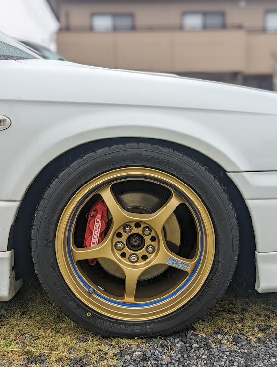 レガシィツーリングワゴンのプロクセスR1R・タイヤ、ホイール交換に関するカスタム事例の投稿画像3枚目