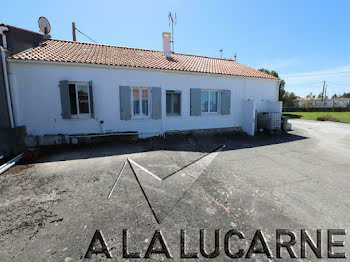 maison à Le Château-d'Oléron (17)