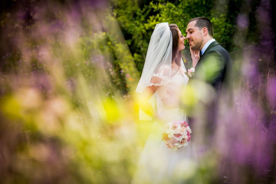 Fotografer pernikahan Ionut Draghiceanu (draghiceanu). Foto tanggal 12 Juli 2017