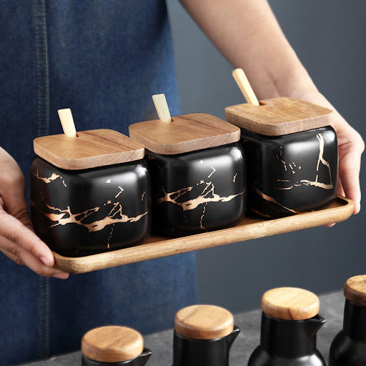 Title 3, Spice jar set with airtight lids keeps your sea...