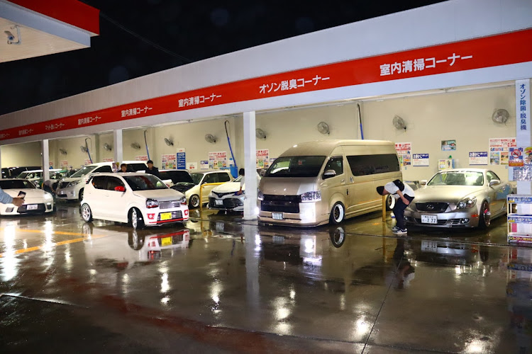 ハイエースバンの今年の汚れは今年のうちに・洗車オフ・くまモン号の速さ半端ねー・皆様今年もありがとうございました・来年も宜しくお願いしますに関するカスタム事例の投稿画像2枚目