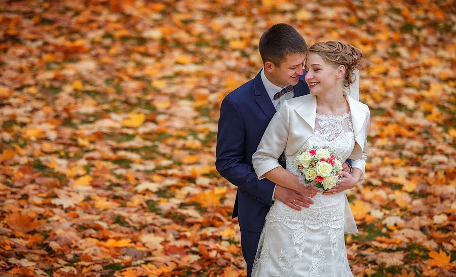 Fotógrafo de casamento Vladimir Ezerskiy (dokk). Foto de 8 de outubro 2016