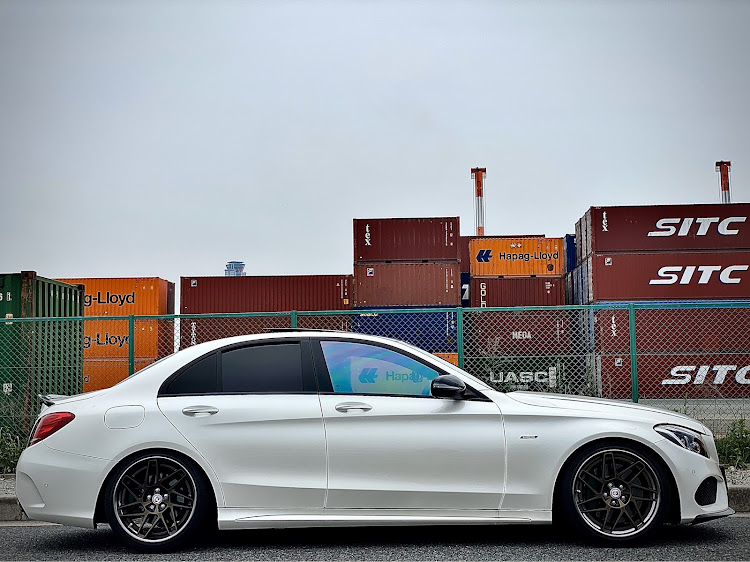CクラスのGW・Cクラス・メルセデス・ベンツ・HRE wheels・舞洲に関するカスタム事例の投稿画像1枚目