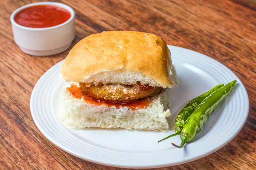 Cheese Aloo Tikki Vada Pav