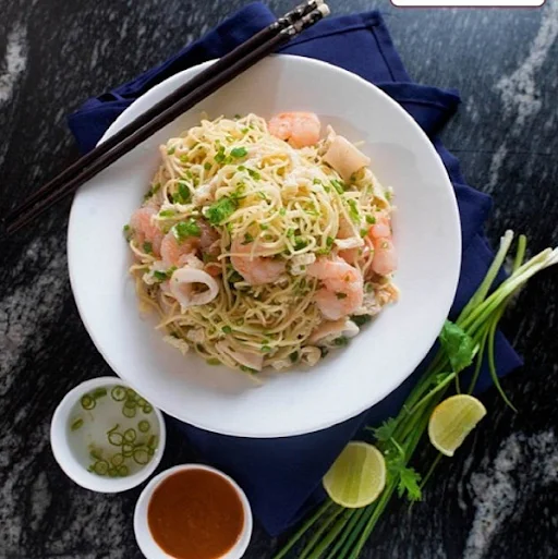 Stir Fried Seafood Noodles