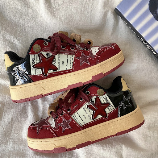 Title 2, Womens Small Group Wine Red Star American Retr...