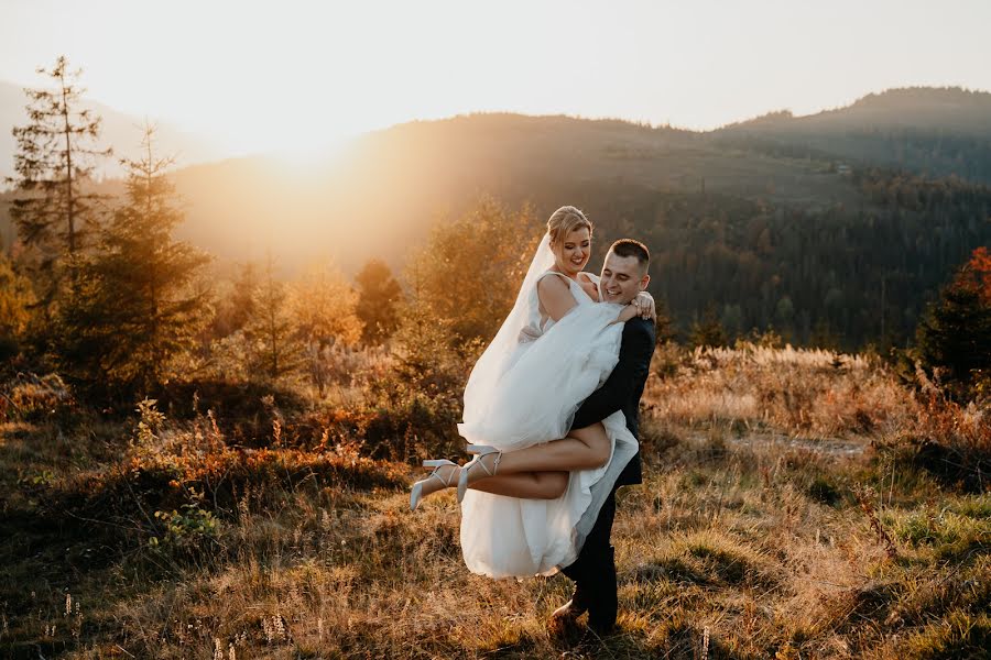 Fotógrafo de casamento Paweł Mucha (zakatekwspomnien). Foto de 8 de outubro 2022