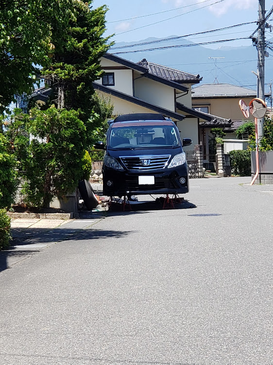アルファードのホイール交換・R35・DIY・アクスル交換・J-LINEに関するカスタム事例の投稿画像1枚目