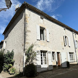 maison à Saint-Jean-de-Côle (24)