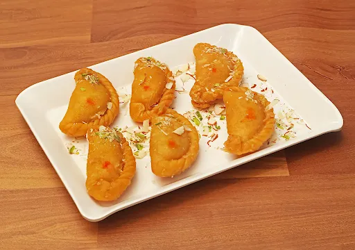 Gujiya