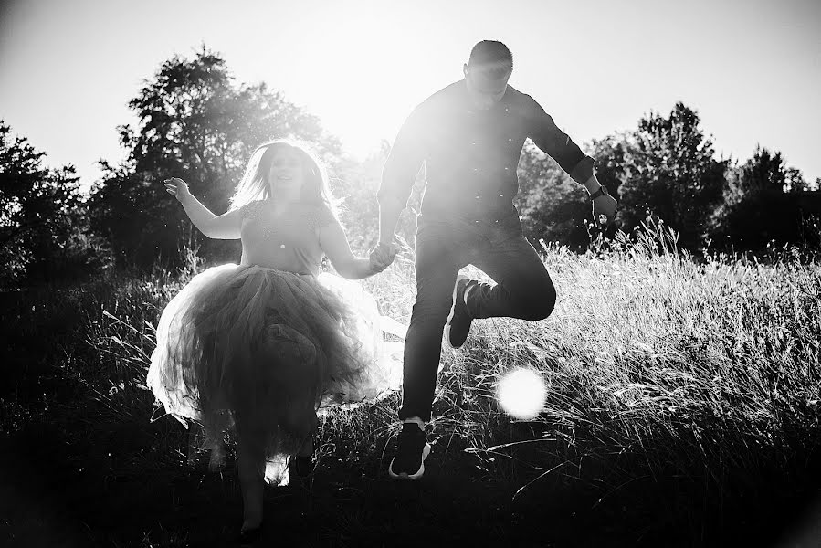 Fotografo di matrimoni Gábor Badics (badics). Foto del 12 settembre 2019