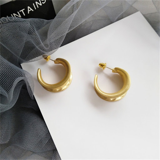 Title 1, Simple Classic Commuter Earrings for Women