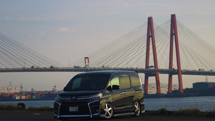 ヴォクシーの三兄弟・カメ活📷・海と空と愛車に関するカスタム事例の投稿画像1枚目