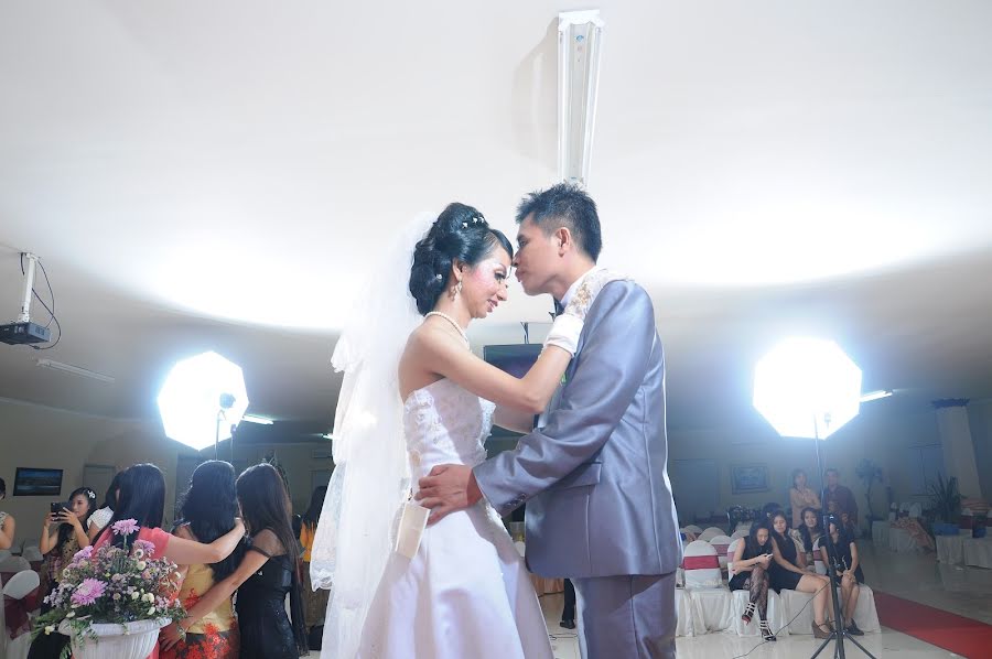 Fotógrafo de casamento Irawan Rahardian (irawanphotograp). Foto de 14 de julho 2015