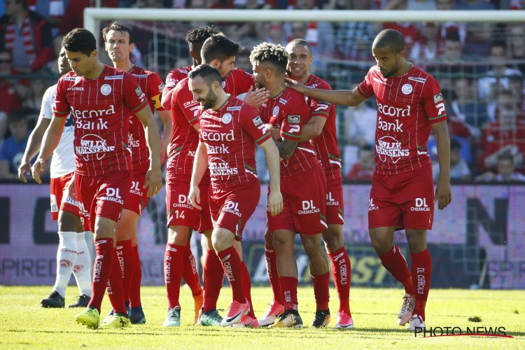 18 op 18 en groepswinst zo goed als binnen: Zulte Waregem klopt Kortrijk in sfeerrijke derby