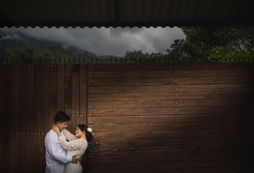 結婚式の写真家Fredy Monroy (fredymonroy)。2018 3月16日の写真