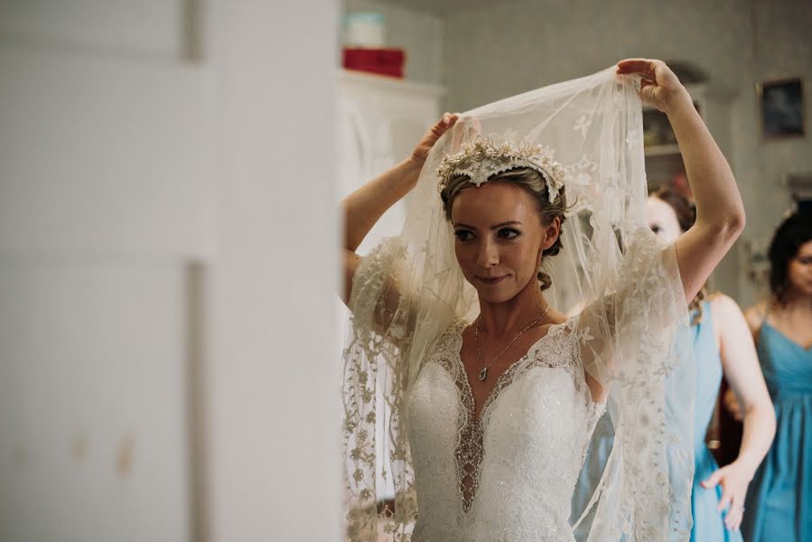 Fotografo di matrimoni Olivia Tisdall (oliviasusanna). Foto del 24 settembre 2018