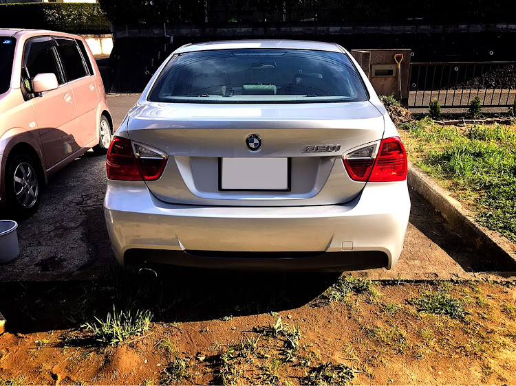 3シリーズ セダンの洗車・BMW3シリーズ・ヘッドライト磨き・水垢取り・ウロコ取りに関するカスタム事例の投稿画像2枚目