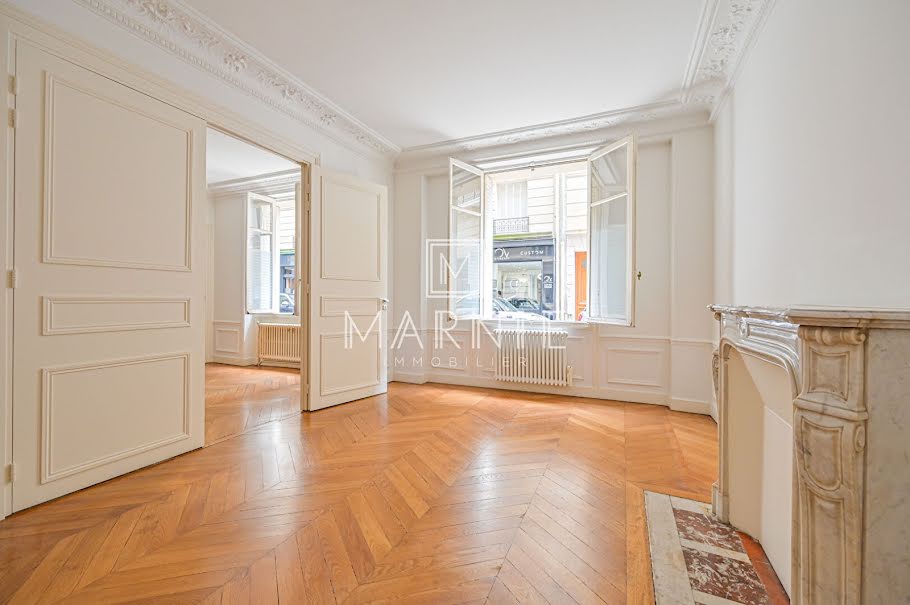 Location  locaux professionnels  78 m² à Paris 17ème (75017), 3 900 €