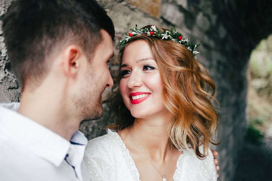 Wedding photographer Ksyusha Ostapenko (sjana). Photo of 10 December 2018