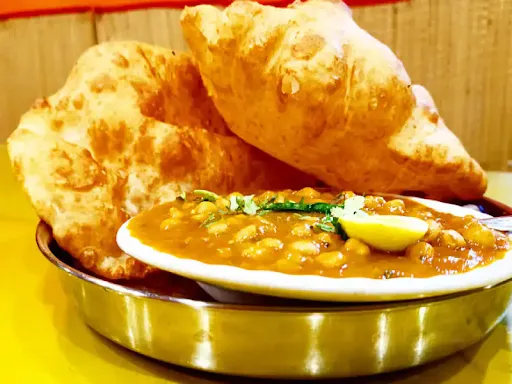 Chola Bhatura