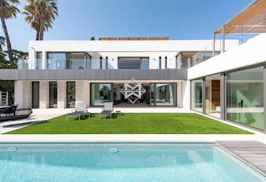 Villa with pool 7