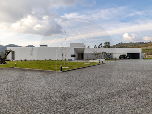 Maison avec piscine 1