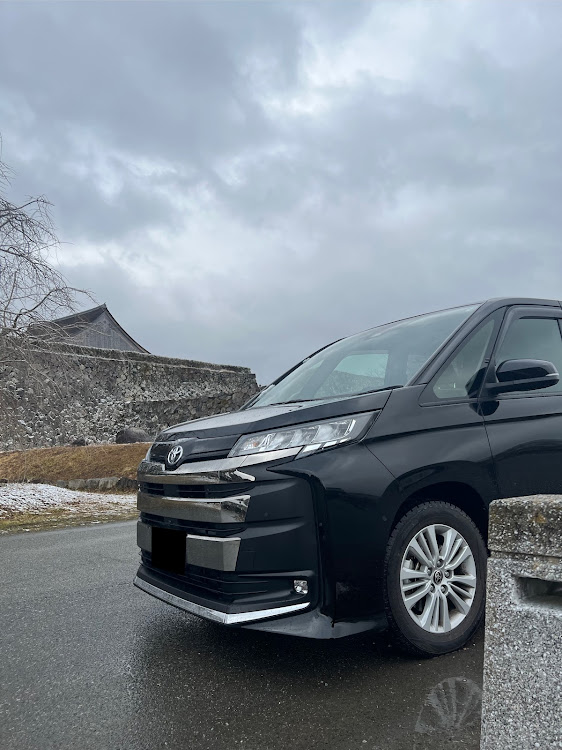 ノアの冬の空と愛車・お城巡り・ブレーキキャリパーが見たい・篠山城址に関するカスタム事例の投稿画像1枚目