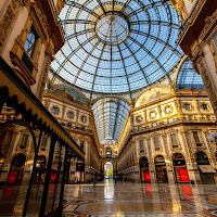 I (quasi) vuoti della Galleria Vittorio Emanuele  di 