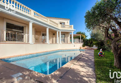 Maison avec piscine et terrasse 2