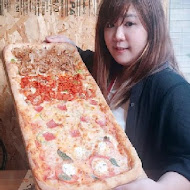 Pizza Factory 披薩工廠(公益店)