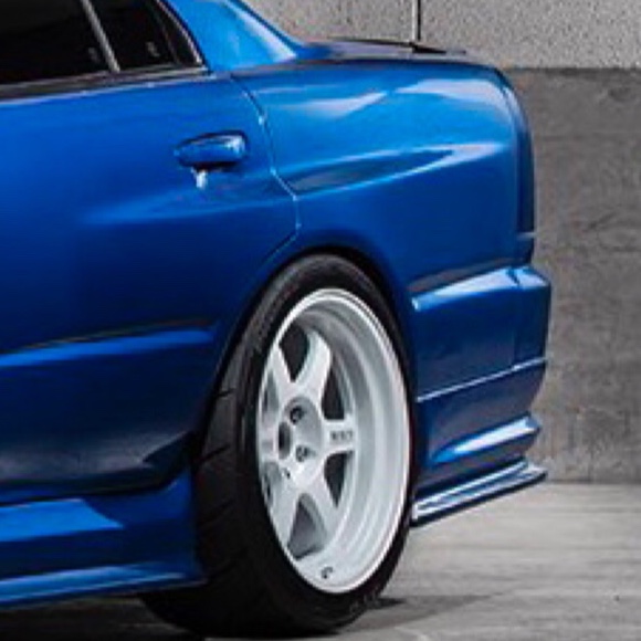 スカイラインのリアワイドフェンダー・こだわり強め・Neksa Autotuning・卍レーシングに関するカスタム事例の投稿画像5枚目