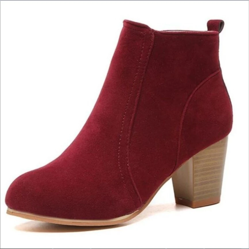 Dames Martin boots met hoge hak en zijrits. Stijlvolle laarzen voor een trendy look en optimaal draagcomfort. Ideaal voor dagelijks gebruik.