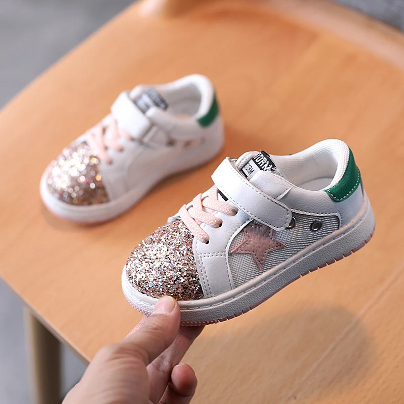 Chaussures de Sport Décontractées Été Printemps pour Garçons Confortables et Respirantes, Idéales pour Enfants Actifs, Parfaites pour le Jeu et l'Aventure