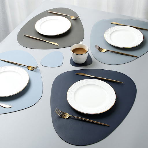 Title 5, Tapis de table en cuir domestique