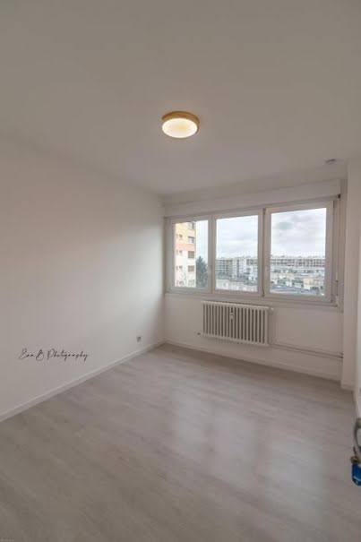 Location  appartement 5 pièces 81 m² à Thionville (57100), 1 000 €